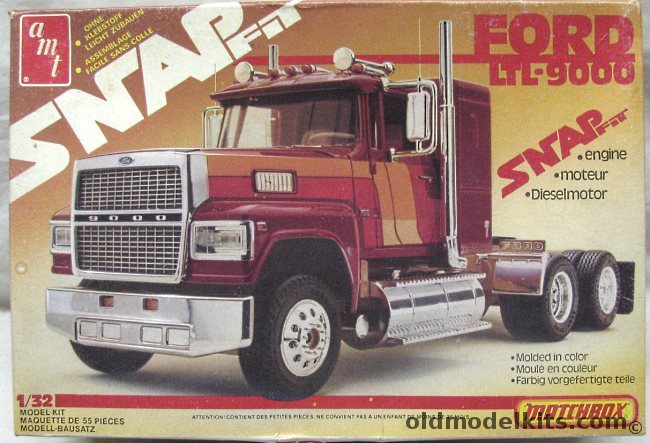 AMT 1/32 Ford CL-9000 Semi Tractor Truck, PK-6806 plastic model kit